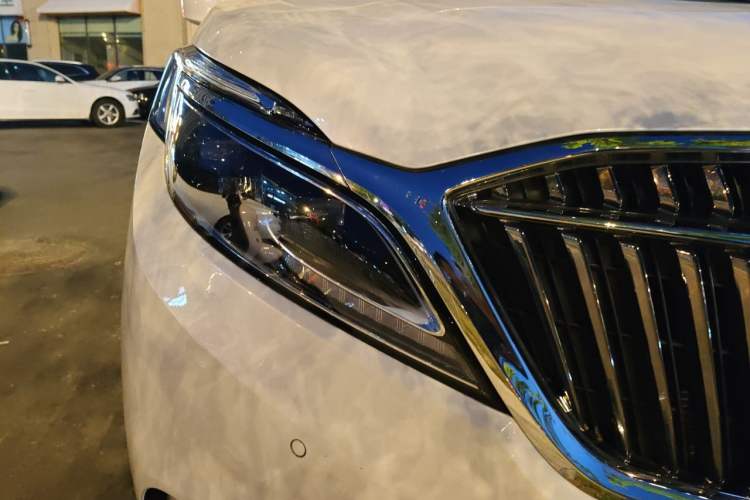Used Buick GL8 2017 ES 28T Flagship Model China V Standard Right Front Headlight