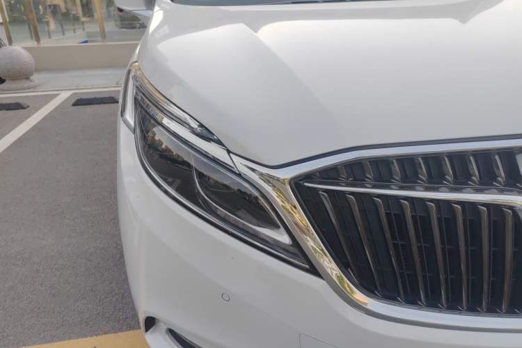Used Buick GL8 2017 ES 28T Flagship Model China V Standard Right Front Headlight