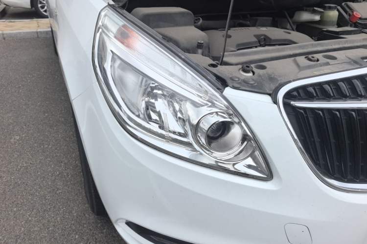 Used Buick GL8 2017 25S Prestige Version China V Standard Right Front Headlight