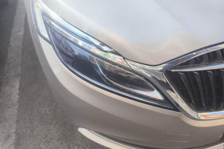 Used Buick GL8 2017 ES 28T Premium Version China V Standard Right Front Headlight