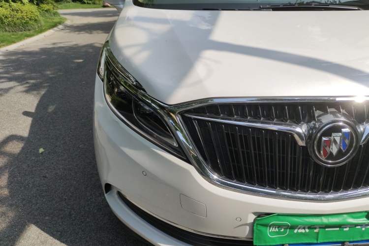 Used Buick GL8 2017 ES 28T Flagship Model China V Standard Right Front Headlight