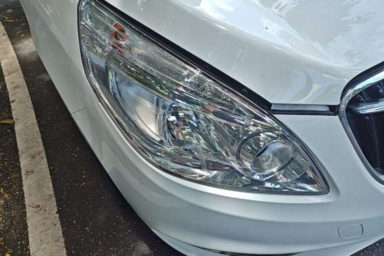 Used Buick GL8 2017 25S Prestige Version China V Standard Right Front Headlight
