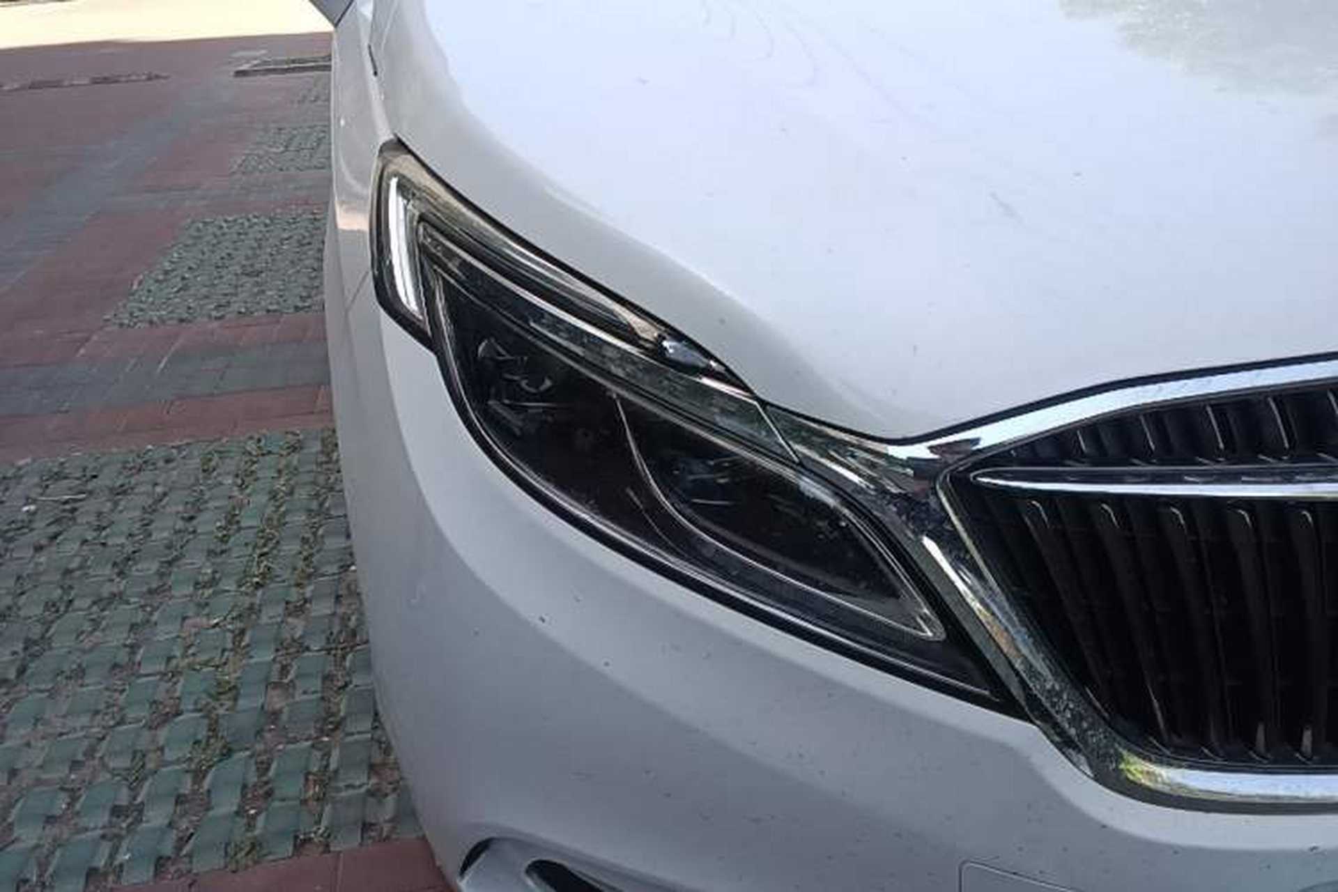 Used Buick GL8 2017 ES 28T Luxury Model China V Standard Right Front Headlight