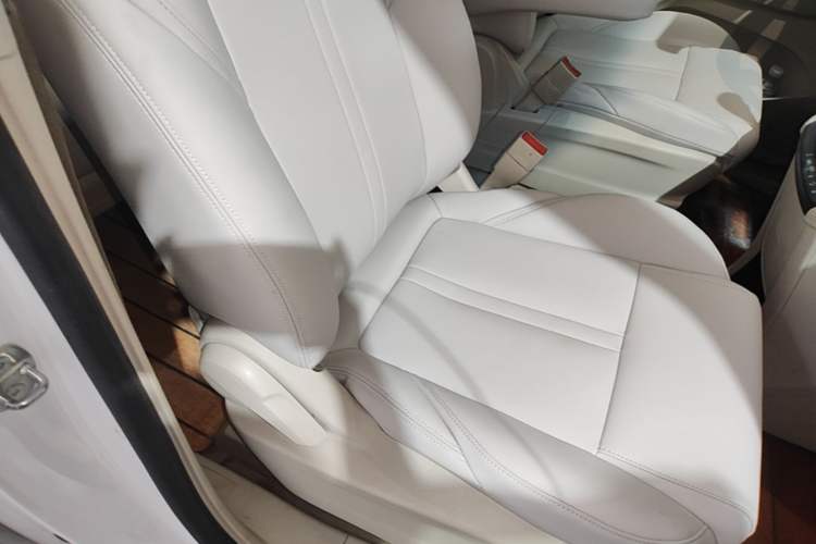 Used Buick GL8 2017 ES 28T Comfort Model China V Standard Right Front Seat