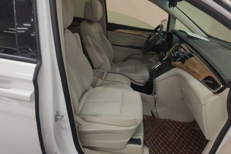 Used Buick GL8 2017 ES 28T Comfort Model China V Standard Right Front Seat