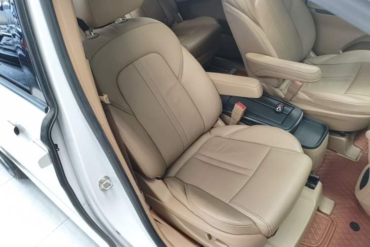 Used Buick GL8 2017 ES 28T Premium Version China V Standard Right Front Seat