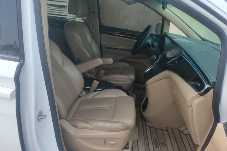 Used Buick GL8 2017 ES 28T Premium Version China V Standard Right Front Seat