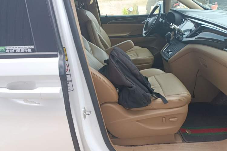 Used Buick GL8 2017 ES 28T Premium Version China V Standard Right Front Seat