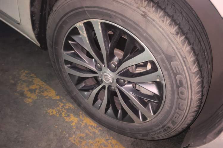 Used Buick GL8 2017 ES 28T Flagship Model China V Standard Right Front Wheel Hub