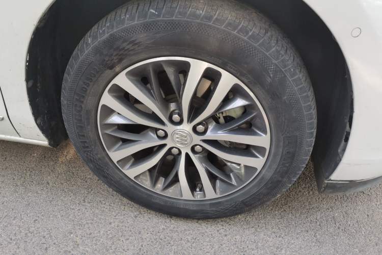 Used Buick GL8 2017 ES 28T Flagship Model China V Standard Right Front Wheel Hub