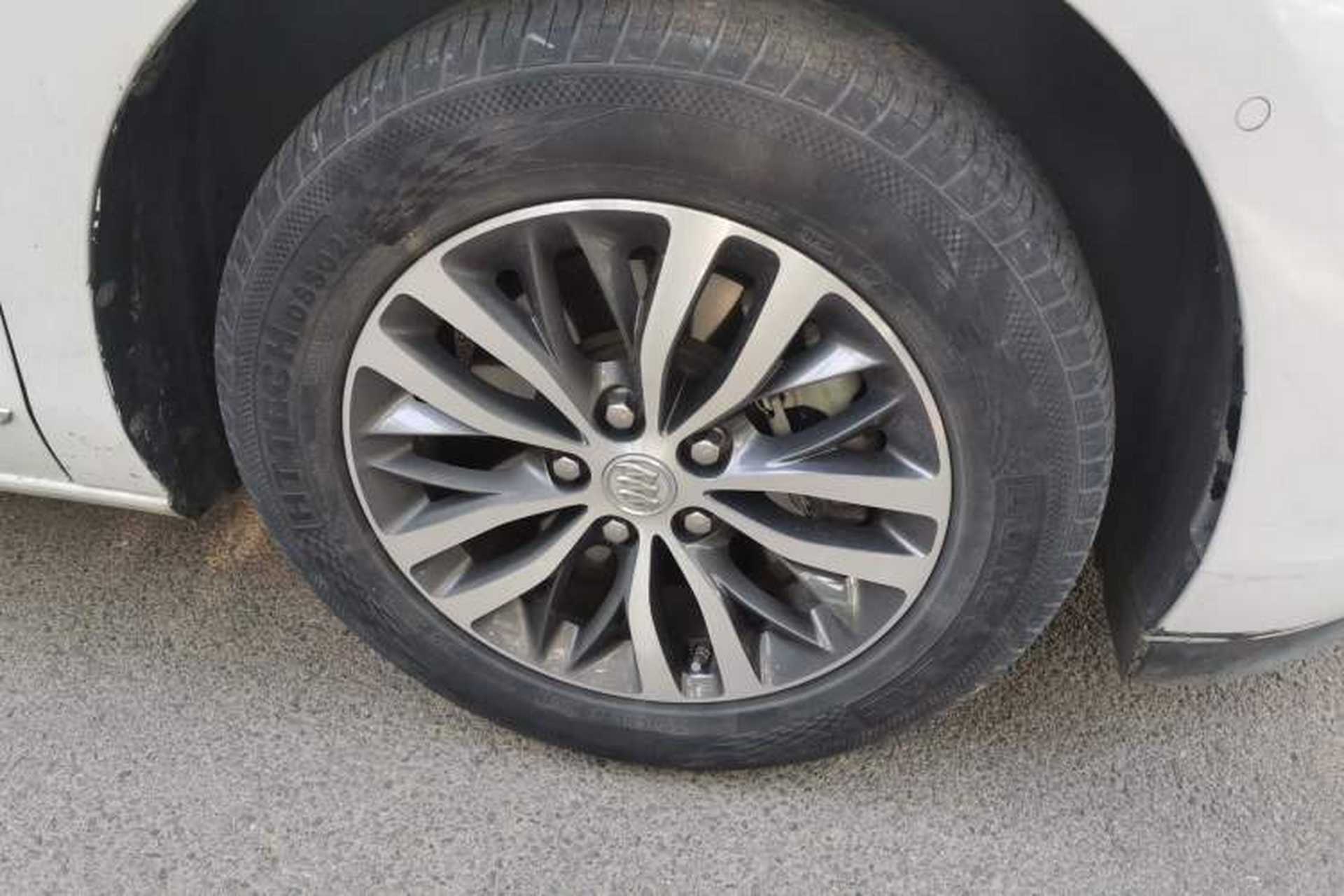 Used Buick GL8 2017 ES 28T Flagship Model China V Standard Right Front Wheel Hub