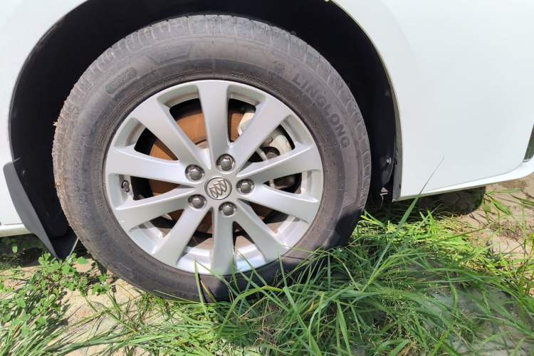 Used Buick GL8 2017 25S Comfort Version China V Standard Right Front Wheel Hub
