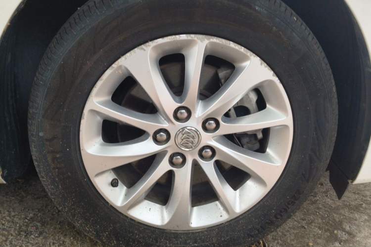 Used Buick GL8 2017 ES 28T Comfort Model China V Standard Right Front Wheel Hub