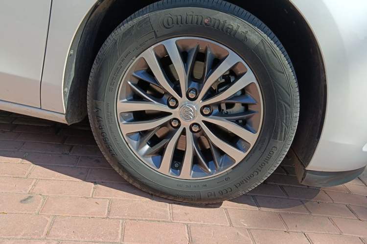 Used Buick GL8 2017 ES 28T Luxury Model China V Standard Right Front Wheel Hub