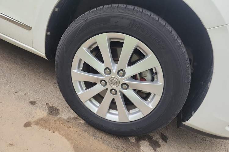 Used Buick GL8 2017 25S Comfort Version China V Standard Right Front Wheel Hub