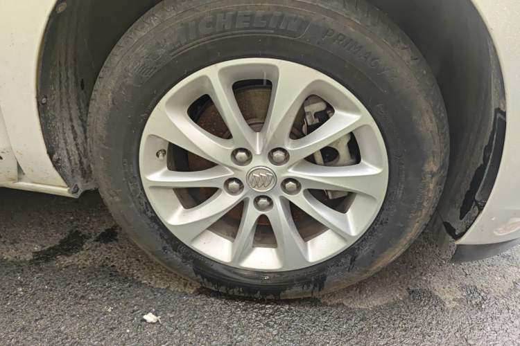 Used Buick GL8 2017 ES 28T Premium Version China V Standard Right Front Wheel Hub