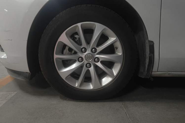 Used Buick GL8 2017 ES 28T Comfort Model China V Standard Right Front Wheel Hub