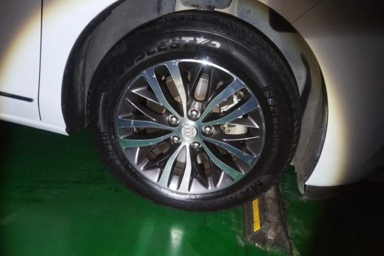 Used Buick GL8 2017 ES 28T Flagship Model China V Standard Right Front Wheel Hub