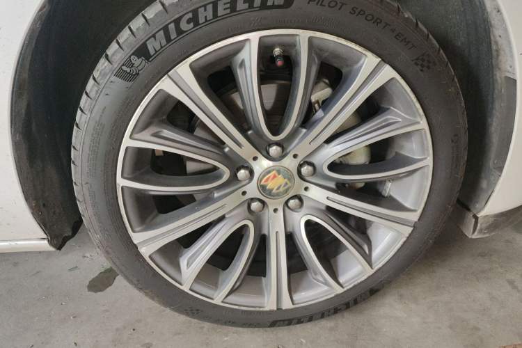 Used Buick GL8 2017 ES 28T Flagship Model China V Standard Right Front Wheel Hub