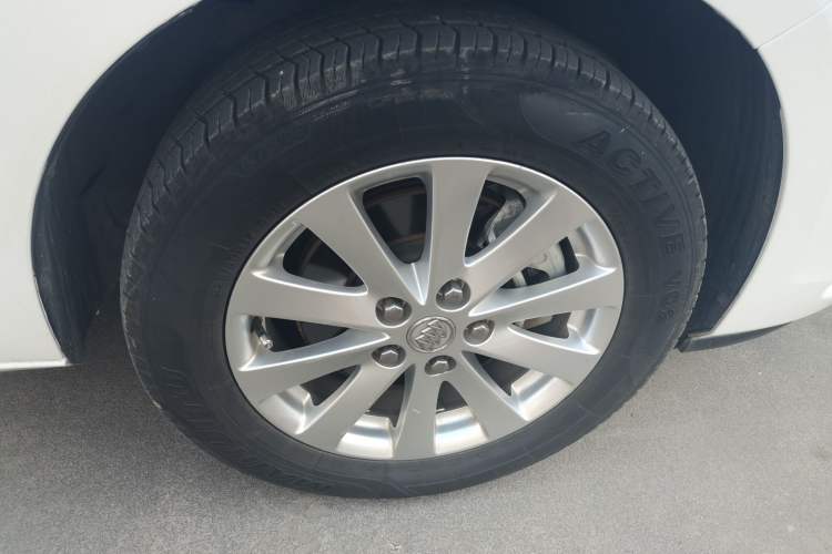 Used Buick GL8 2017 25S Luxury Version China V Standard Right Front Wheel Hub