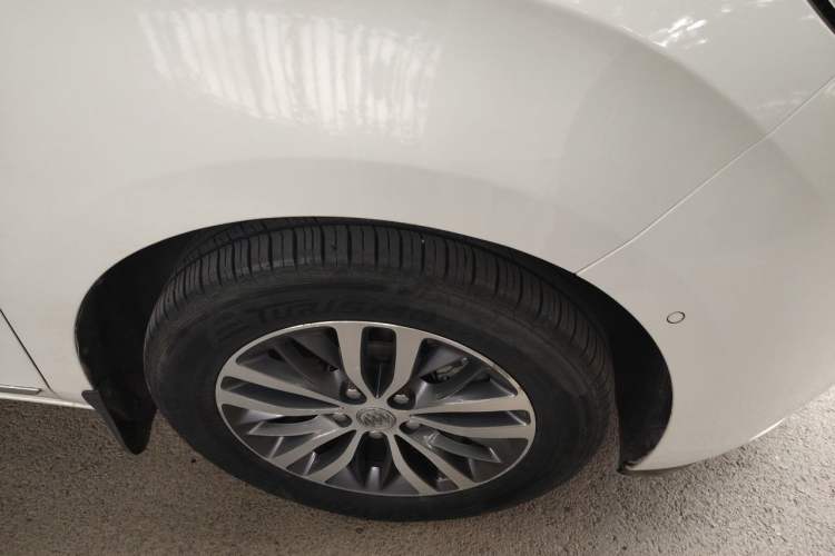 Used Buick GL8 2017 ES 28T Flagship Model China V Standard Right Front Wheel Hub