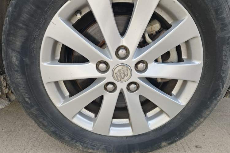 Used Buick GL8 2017 25S Luxury Version China V Standard Right Front Wheel Hub