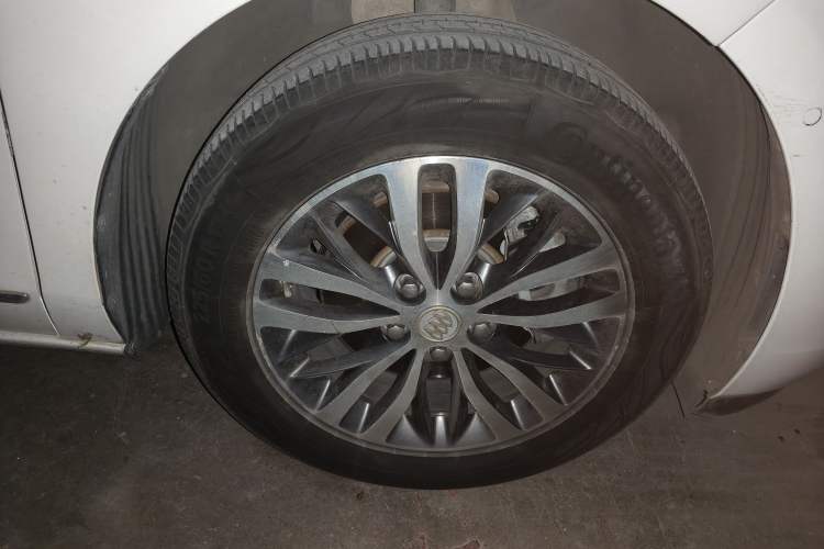 Used Buick GL8 2017 ES 28T Flagship Model China V Standard Right Front Wheel Hub