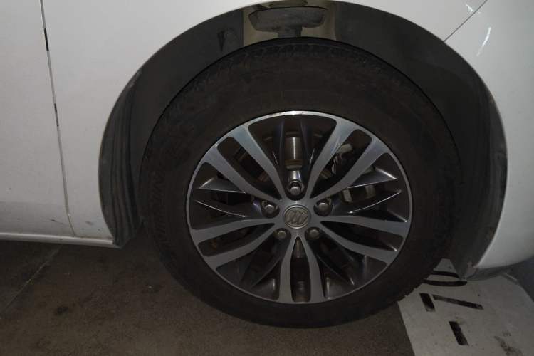 Used Buick GL8 2017 ES 28T Luxury Model China V Standard Right Front Wheel Hub
