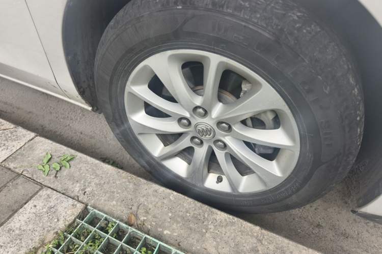 Used Buick GL8 2017 ES 28T Comfort Model China V Standard Right Front Wheel Hub