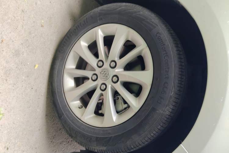 Used Buick GL8 2017 ES 28T Premium Version China V Standard Right Front Wheel Hub