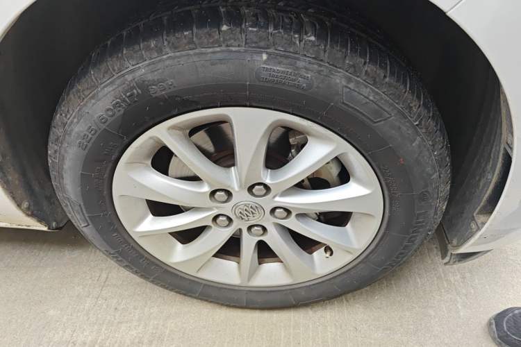 Used Buick GL8 2017 ES 28T Premium Version China V Standard Right Front Wheel Hub