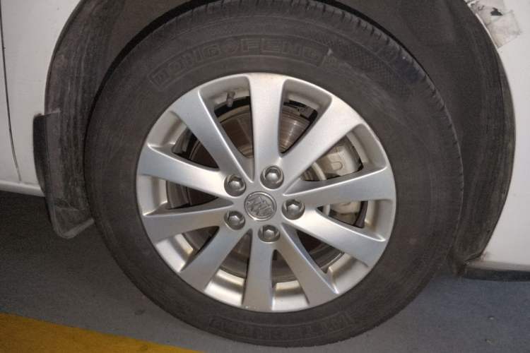 Used Buick GL8 2017 25S Luxury Version China V Standard Right Front Wheel Hub