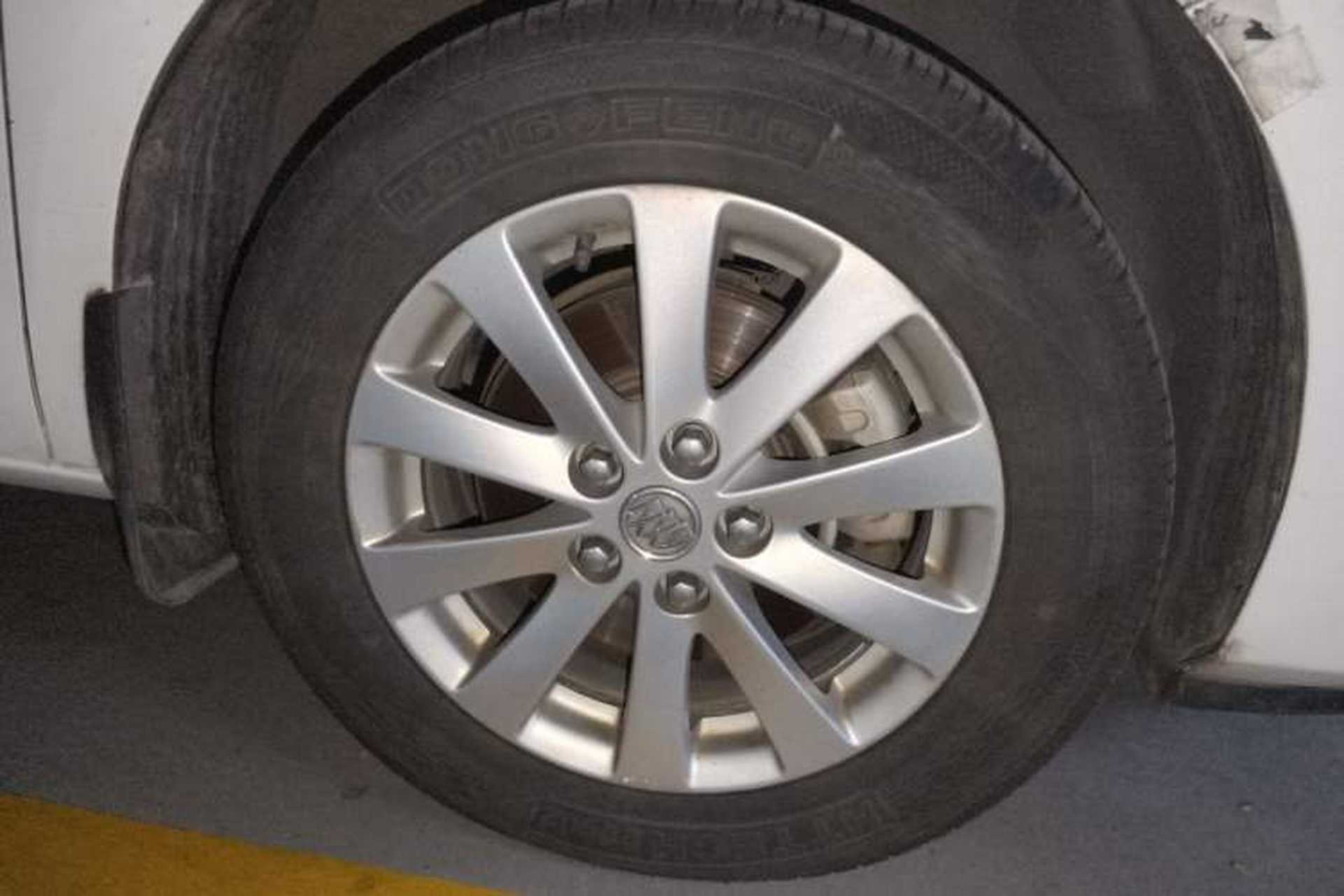 Used Buick GL8 2017 25S Luxury Version China V Standard Right Front Wheel Hub