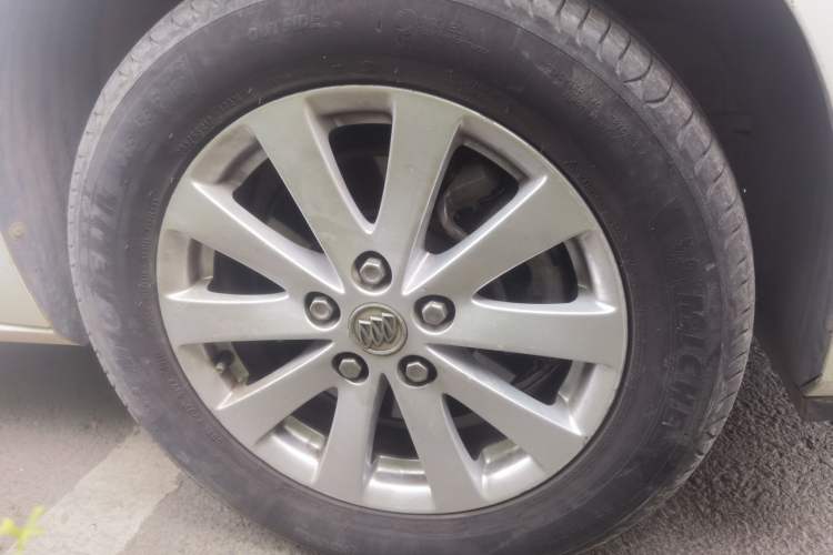 Used Buick GL8 2017 25S Prestige Version China V Standard Right Front Wheel Hub