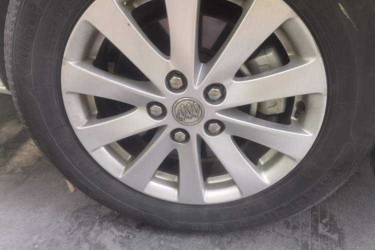 Used Buick GL8 2017 25S Comfort Version China V Standard Right Front Wheel Hub