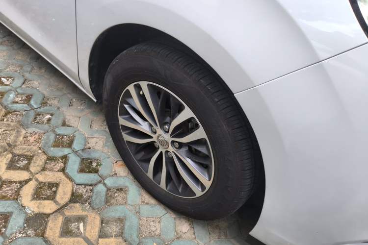 Used Buick GL8 2017 ES 28T Luxury Model China V Standard Right Front Wheel Hub