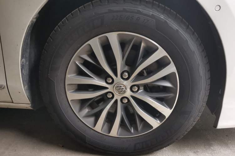 Used Buick GL8 2017 ES 28T Flagship Model China V Standard Right Front Wheel Hub