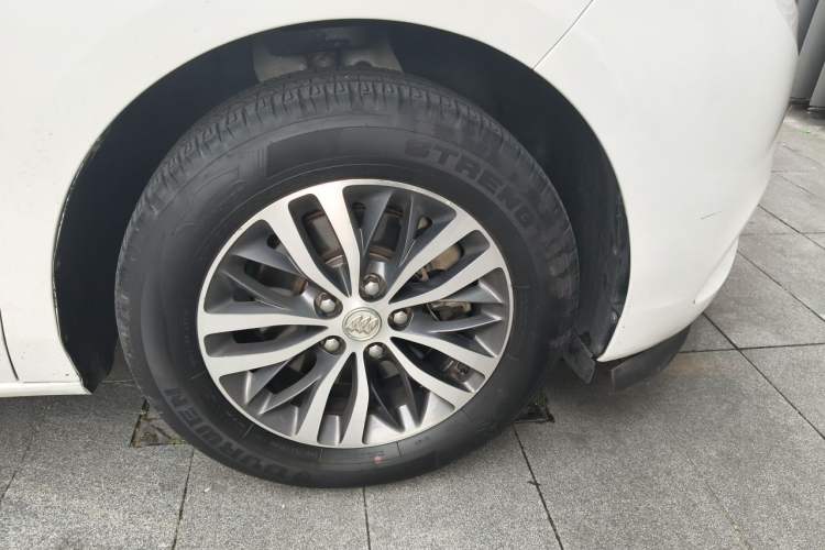 Used Buick GL8 2017 ES 28T Luxury Model China V Standard Right Front Wheel Hub