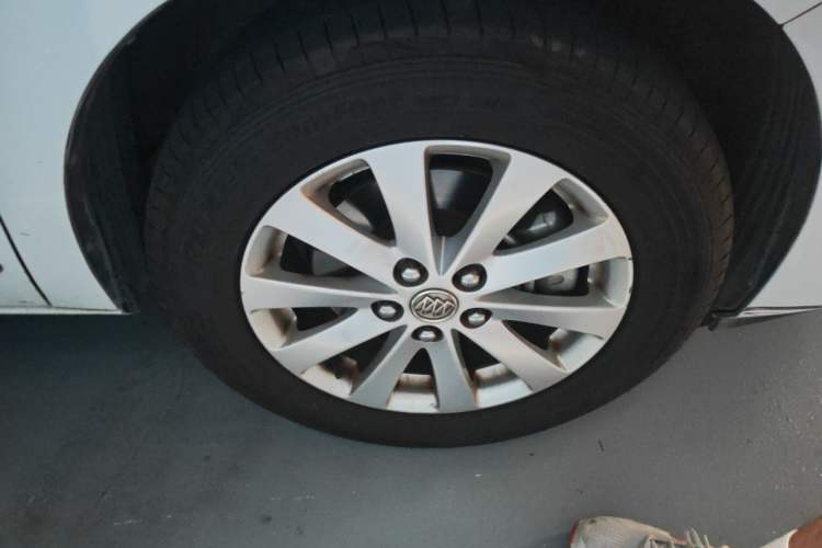 Used Buick GL8 2017 25S Luxury Version China V Standard Right Front Wheel Hub