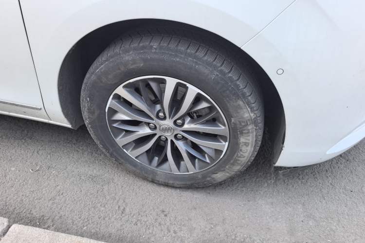 Used Buick GL8 2017 ES 28T Flagship Model China V Standard Right Front Wheel Hub