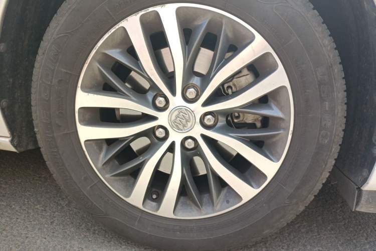 Used Buick GL8 2017 ES 28T Flagship Model China V Standard Right Front Wheel Hub