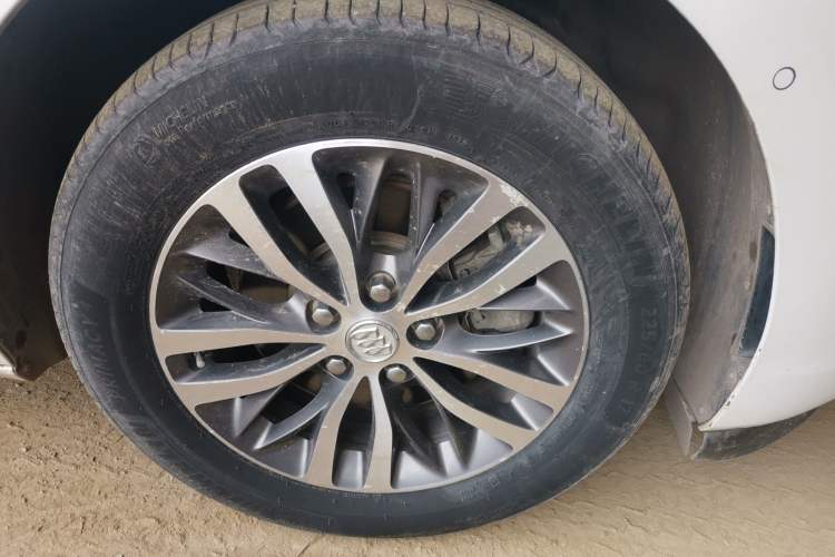 Used Buick GL8 2017 ES 28T Flagship Model China V Standard Right Front Wheel Hub