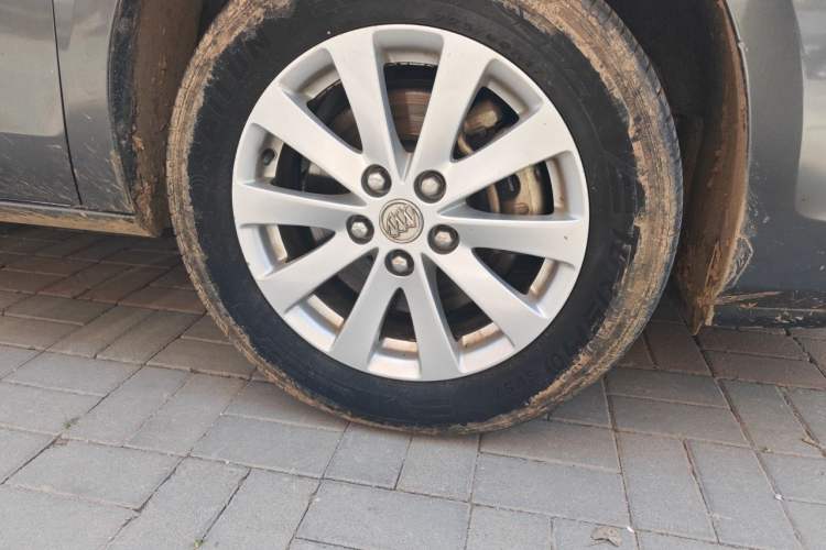 Used Buick GL8 2017 25S Comfort Version China V Standard Right Front Wheel Hub