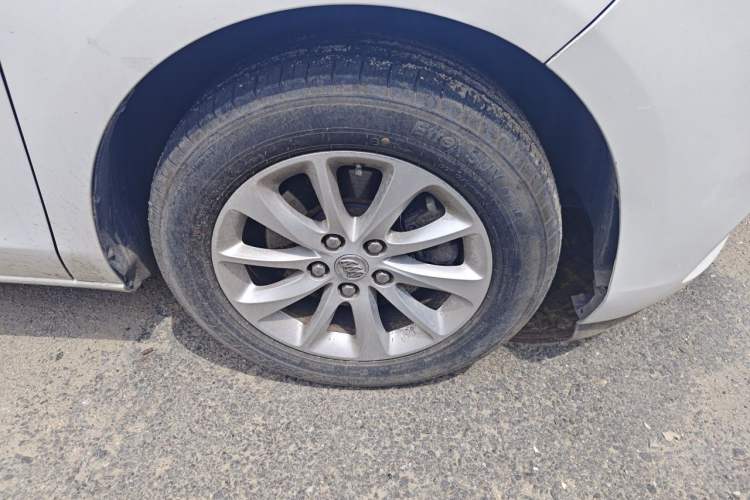 Used Buick GL8 2017 ES 28T Premium Version China V Standard Right Front Wheel Hub