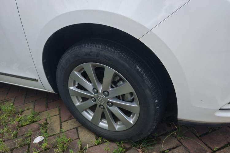 Used Buick GL8 2017 25S Luxury Version China V Standard Right Front Wheel Hub