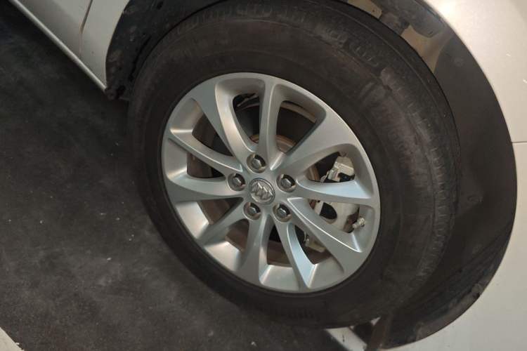 Used Buick GL8 2017 ES 28T Premium Version China V Standard Right Front Wheel Hub
