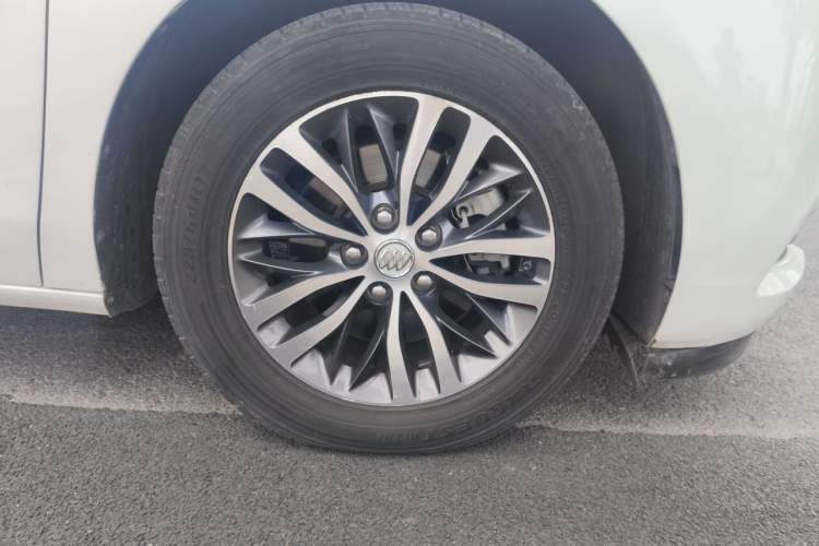 Used Buick GL8 2017 ES 28T Luxury Model China V Standard Right Front Wheel Hub