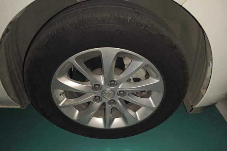 Used Buick GL8 2017 ES 28T Premium Version China V Standard Right Front Wheel Hub