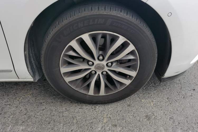 Used Buick GL8 2017 ES 28T Flagship Model China V Standard Right Front Wheel Hub