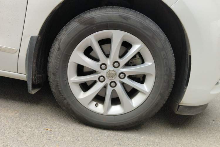 Used Buick GL8 2017 ES 28T Premium Version China V Standard Right Front Wheel Hub